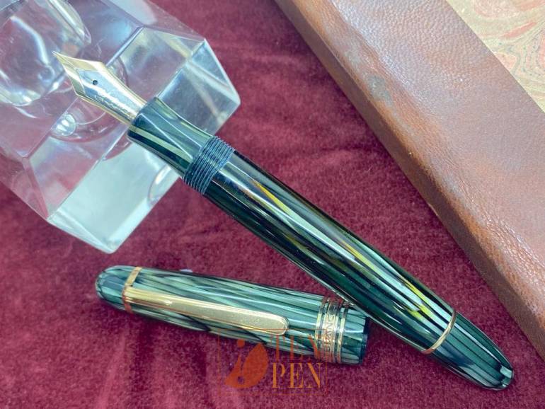 MONTBLANC 146 GREEN STRIATED CELLULOID - STANDARD SIZE | Tenpen